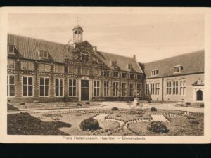 Haarlem - Frans Halsmuseum - Binnenplaats [003-5355