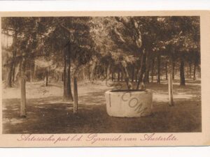 Austerlitz - Pyramide - Artesische put [003-5773